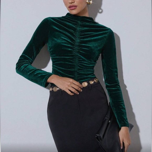 Tops - Elegant Green Velvet Long Sleeve Top